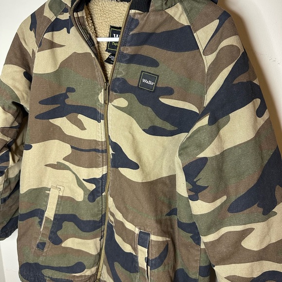 Walls Tough Wear Camo Jacket Boys size 16-18 - Picture 2 of 5